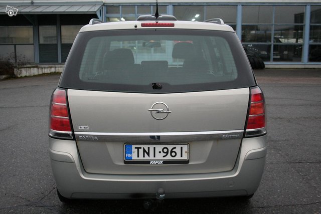 Opel Zafira 4