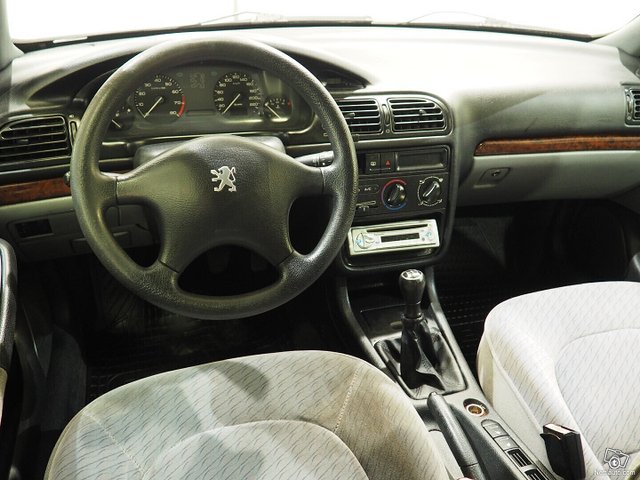 Peugeot 406 11
