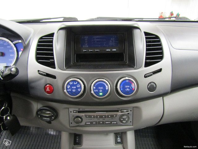 Mitsubishi L200 10