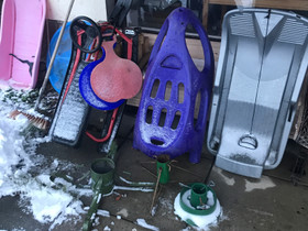 3 pulkkaa, 4 liukuria ja 3 kuusenjalkaa, Muu urheilu ja ulkoilu, Urheilu ja ulkoilu, Kurikka, Tori.fi 3 pulkkaa, 4 liukuria ja 3 kuusenjalkaa, Muu urheilu ja ulkoilu, Urheilu ja ulkoilu, Kurikka, Tori.fi