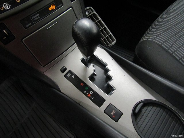 Toyota Avensis 13