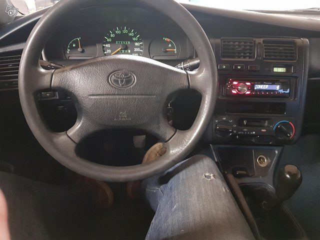 Toyota Carina 6