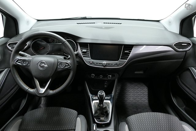 Opel Crossland X 12