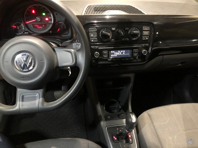 Volkswagen Up 4
