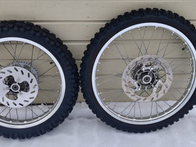 Crossirenkaat, -vanteet, Renkaat, Mototarvikkeet ja varaosat, Kotka, Tori.fi Crossirenkaat, -vanteet, Renkaat, Mototarvikkeet ja varaosat, Kotka, Tori.fi