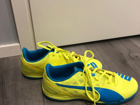 Puma sisäpelikengät koko 37, Pallopelit, Urheilu ja ulkoilu, Helsinki, Tori.fi Puma sisäpelikengät koko 37, Pallopelit, Urheilu ja ulkoilu, Helsinki, Tori.fi