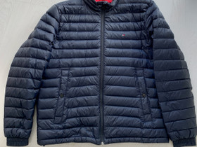 Tommy Hilfiger kevytuntuvatakki koko XL, Vaatteet ja kengät, Seinäjoki, Tori.fi Tommy Hilfiger kevytuntuvatakki koko XL, Vaatteet ja kengät, Seinäjoki, Tori.fi