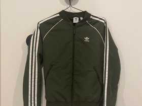 Adidas tuulitakki, Vaatteet ja kengät, Seinäjoki, Tori.fi Adidas tuulitakki, Vaatteet ja kengät, Seinäjoki, Tori.fi