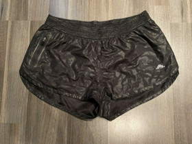 Mustat H&M juoksushortsit, Vaatteet ja kengät, Rauma, Tori.fi Mustat H&M juoksushortsit, Vaatteet ja kengät, Rauma, Tori.fi