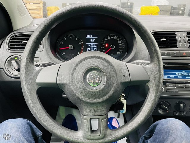 Volkswagen Polo 12