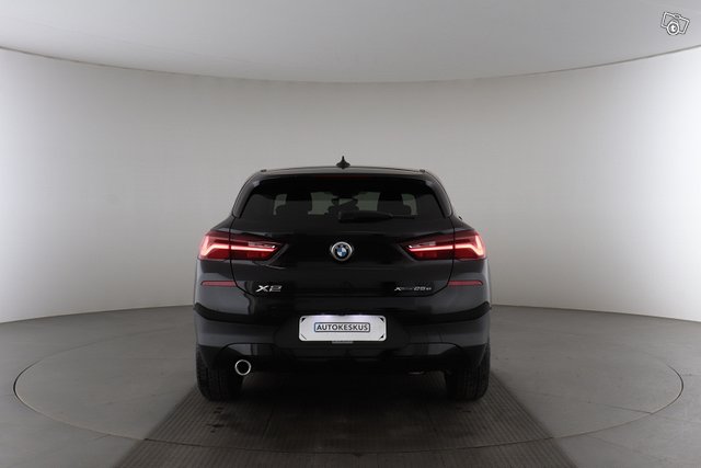 BMW X2 8