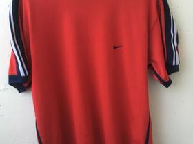 Nike punainen retro t-paita L, Vaatteet ja kengät, Rovaniemi, Tori.fi