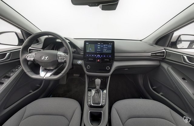 Hyundai IONIQ Plug-in 7