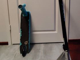 District C050 Scootti + lisädekki, Rullaluistelu ja skeittaus, Urheilu ja ulkoilu, Espoo, Tori.fi District C050 Scootti + lisädekki, Rullaluistelu ja skeittaus, Urheilu ja ulkoilu, Espoo, Tori.fi