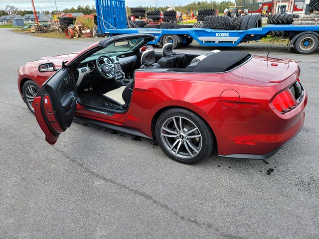Ford Mustang 6