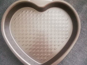 Piirakkavuoka, Ruokailuastiat ja aterimet, Keittiötarvikkeet ja astiat, Kajaani, Tori.fi Piirakkavuoka, Ruokailuastiat ja aterimet, Keittiötarvikkeet ja astiat, Kajaani, Tori.fi