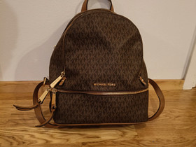 Michael Kors Rhea reppu, Laukut ja hatut, Asusteet ja kellot, Tampere, Tori.fi Michael Kors Rhea reppu, Laukut ja hatut, Asusteet ja kellot, Tampere, Tori.fi