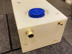 Veneen vesisäiliö 80l, Veneen varusteet ja varaosat, Venetarvikkeet ja veneily, Espoo, Tori.fi Veneen vesisäiliö 80l, Veneen varusteet ja varaosat, Venetarvikkeet ja veneily, Espoo, Tori.fi