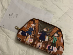 Love Moschino pikkulaukku tai meikkipussi, Laukut ja hatut, Asusteet ja kellot, Pirkkala, Tori.fi Love Moschino pikkulaukku tai meikkipussi, Laukut ja hatut, Asusteet ja kellot, Pirkkala, Tori.fi