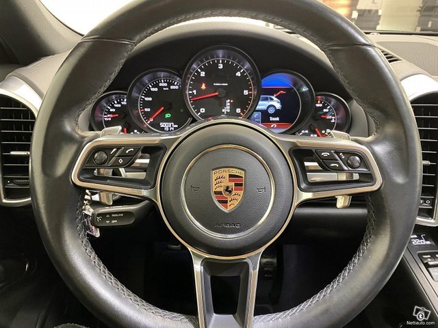 Porsche Cayenne 14