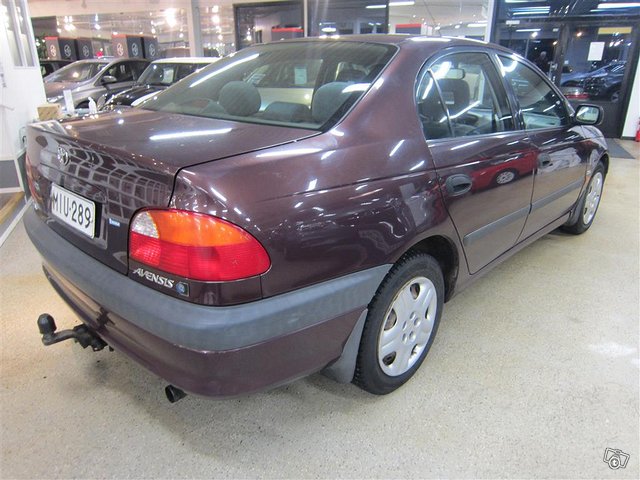 Toyota Avensis 5