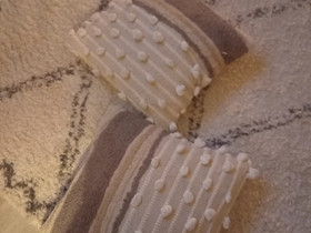 Tyynyt, Matot ja tekstiilit, Sisustus ja huonekalut, Kajaani, Tori.fi Tyynyt, Matot ja tekstiilit, Sisustus ja huonekalut, Kajaani, Tori.fi