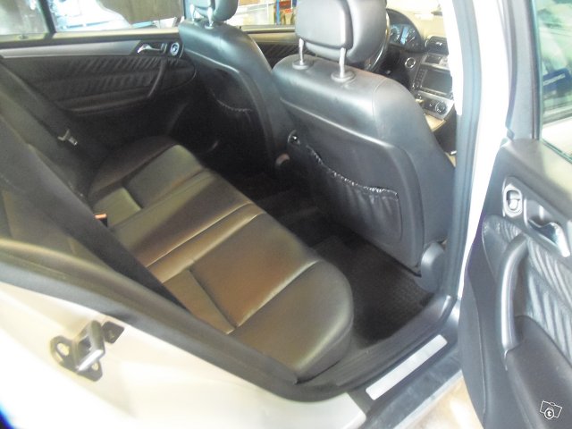 Mercedes-Benz C 320 9