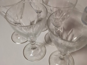 Viinilasit 5 kpl ja cocktail-lasit 7 kpl, Kahvikupit, mukit ja lasit, Keittiötarvikkeet ja astiat, Eura, Tori.fi Viinilasit 5 kpl ja cocktail-lasit 7 kpl, Kahvikupit, mukit ja lasit, Keittiötarvikkeet ja astiat, Eura, Tori.fi