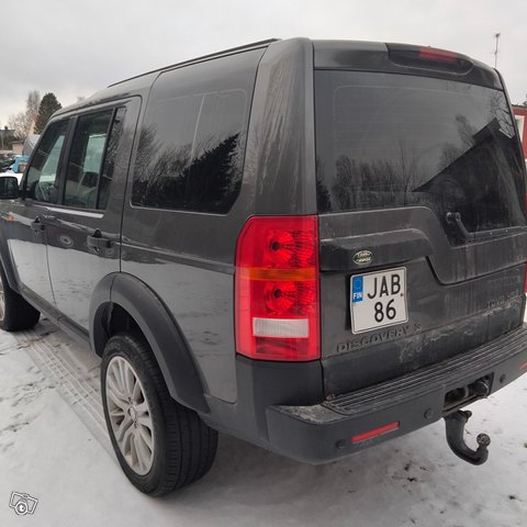 Land Rover Discovery 9