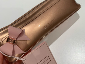 Ted Baker penaali, Muut asusteet, Asusteet ja kellot, Tampere, Tori.fi Ted Baker penaali, Muut asusteet, Asusteet ja kellot, Tampere, Tori.fi