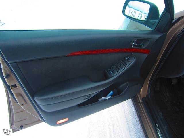 Toyota Avensis 10