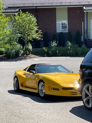 Chevrolet Corvette 2
