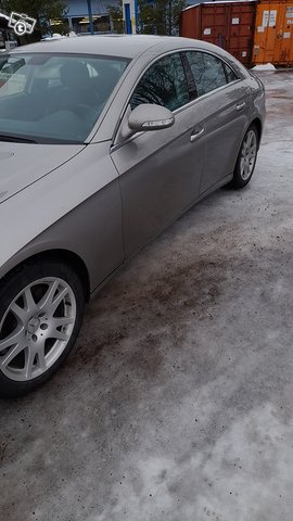 Mercedes-Benz 350 2