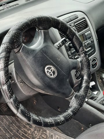 Toyota Avensis 2