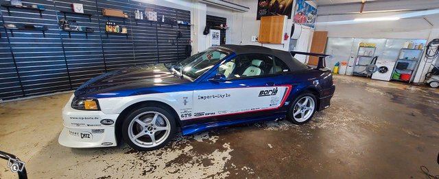 Ford Mustang 2
