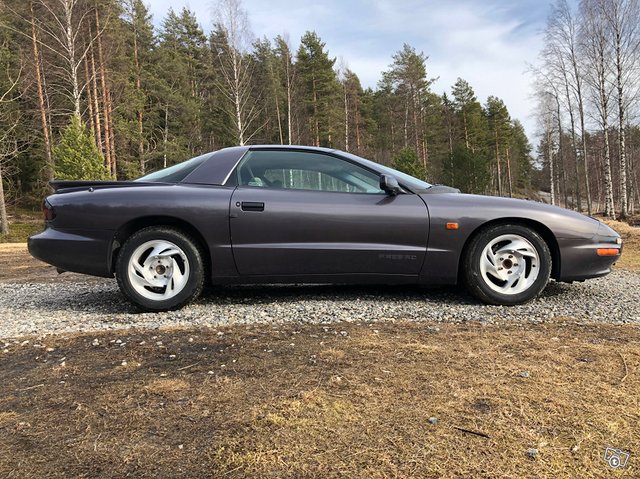 Pontiac Firebird 3