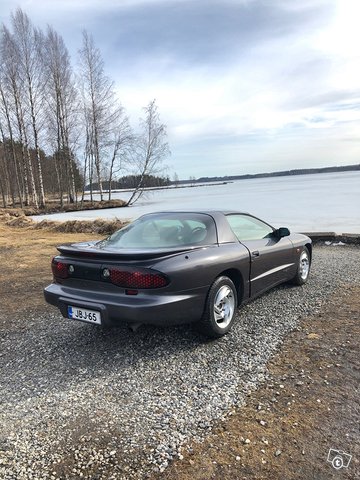 Pontiac Firebird 4