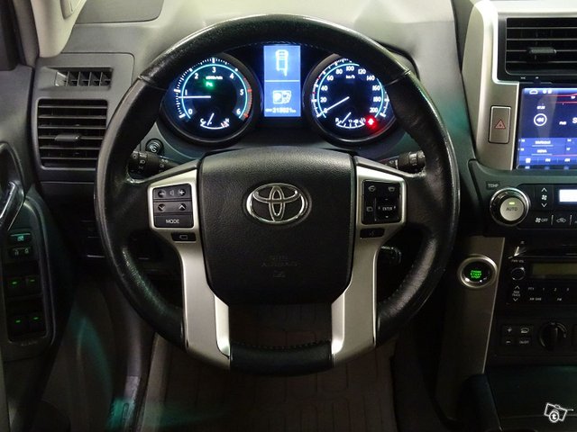 Toyota Land Cruiser 18