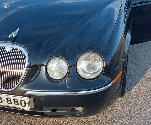 Jaguar S-Type 4