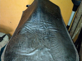 Musta hyväkuntoinen geeli romaani, Satulat ja varusteet, Hevoset ja hevosurheilu, Sotkamo, Tori.fi Musta hyväkuntoinen geeli romaani, Satulat ja varusteet, Hevoset ja hevosurheilu, Sotkamo, Tori.fi