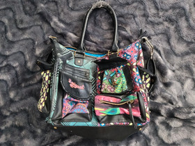 Desigual laukku, Laukut ja hatut, Asusteet ja kellot, Hollola, Tori.fi Desigual laukku, Laukut ja hatut, Asusteet ja kellot, Hollola, Tori.fi