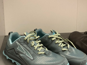 Altra lone peak women, koko 40, Juoksu ja lenkkeily, Urheilu ja ulkoilu, Kuopio, Tori.fi Altra lone peak women, koko 40, Juoksu ja lenkkeily, Urheilu ja ulkoilu, Kuopio, Tori.fi