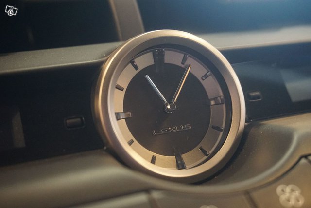 Lexus NX 13