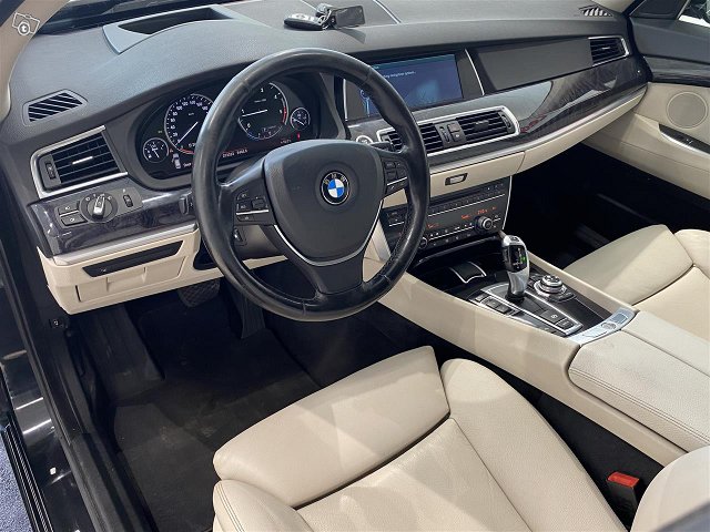 BMW 530 Gran Turismo 8