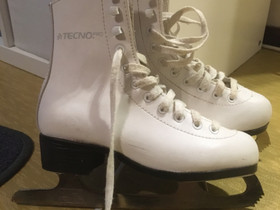 Luistimet, Jääkiekko ja luistelu, Urheilu ja ulkoilu, Padasjoki, Tori.fi Luistimet, Jääkiekko ja luistelu, Urheilu ja ulkoilu, Padasjoki, Tori.fi