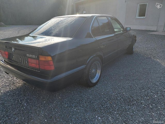 BMW 525 22