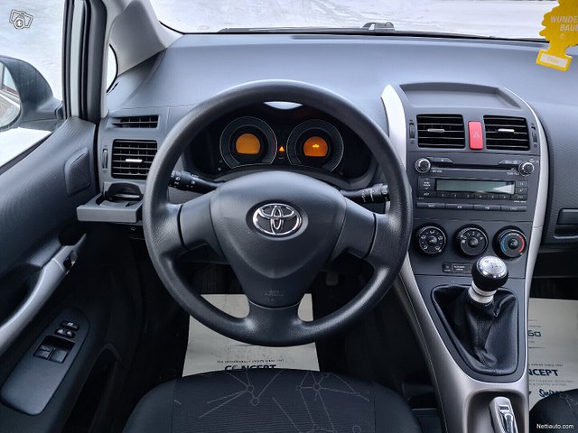 Toyota Auris 8