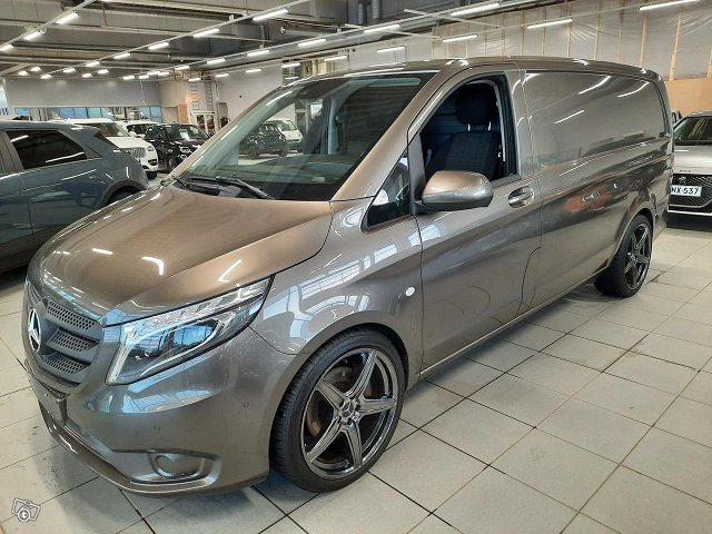 MERCEDES-BENZ VITO 1