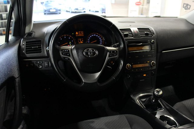 Toyota AVENSIS 4