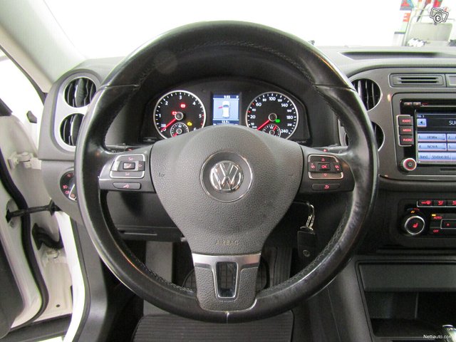 Volkswagen Tiguan 8